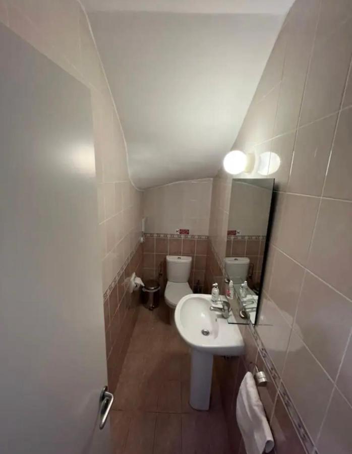 Marias Spacious Aparment Paphos Buitenkant foto
