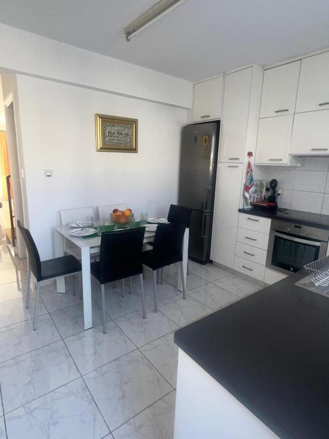 Marias Spacious Aparment Paphos Buitenkant foto
